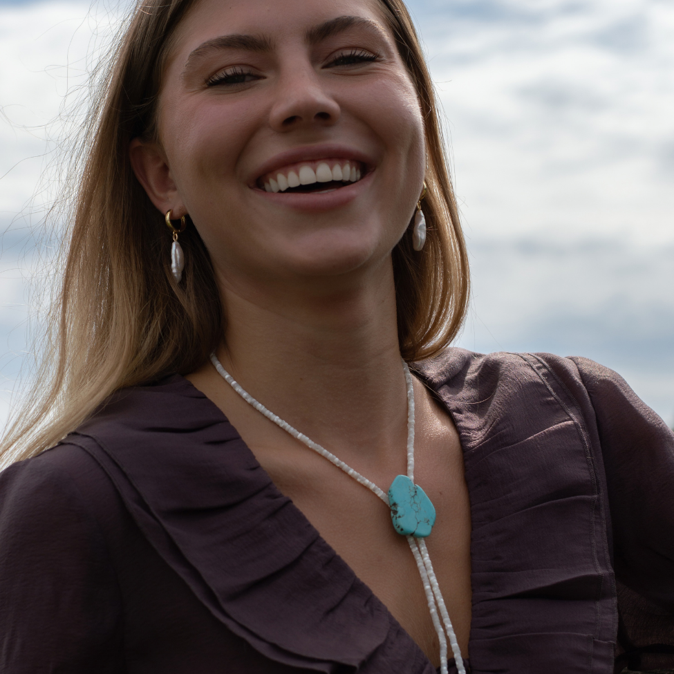 Natural White Shell and Turquoise Beaded Bolo Tie Necklace